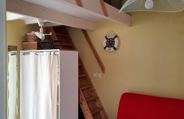 La Rochelle, studio de 2002, cour et parking — photo 3