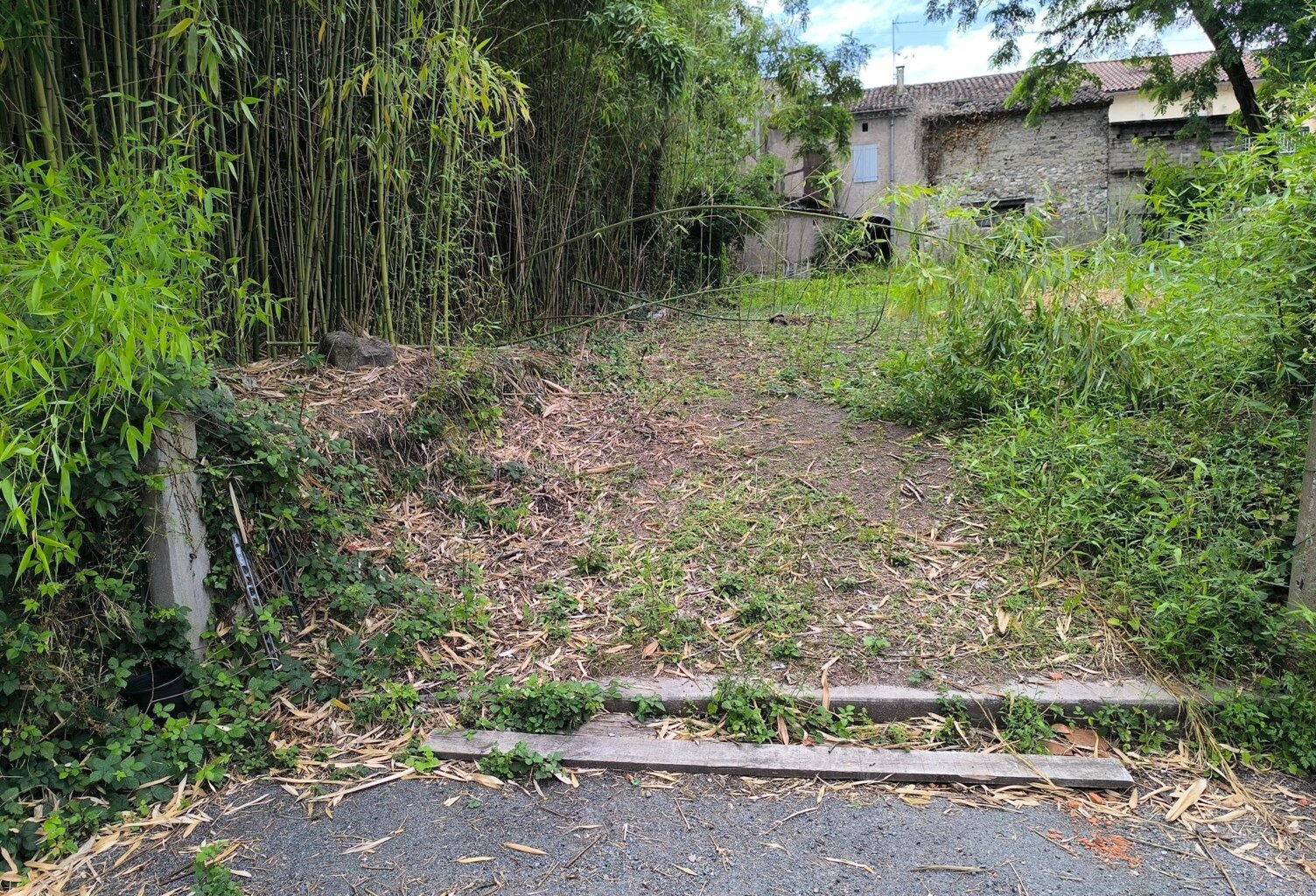 IMMEUBLE +Dépendances + Terrain constructible — photo 1