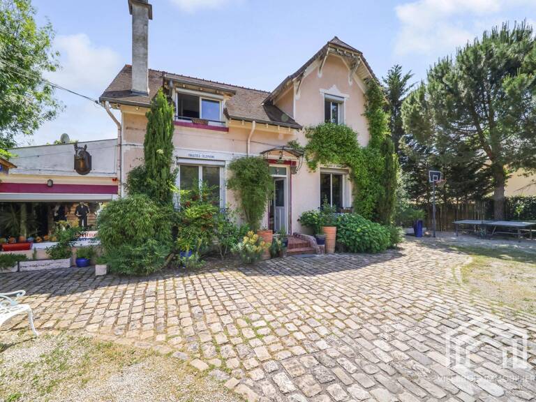 Maison de caractère 269 m2 - Rueil Malmaison (Hameau de la Jonchère) — photo 1