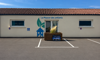Commerce  180 m² à louer à Vergèze (30310)