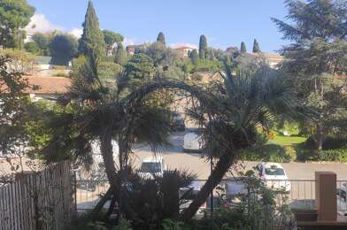 Appartement  2400 €