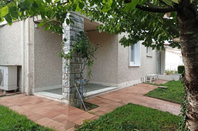 Appartement 4 pièces 860 €