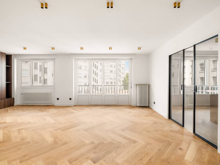 T5 entièrement rénové, 4 chambres, proche Parc de la Tête d' — photo 1