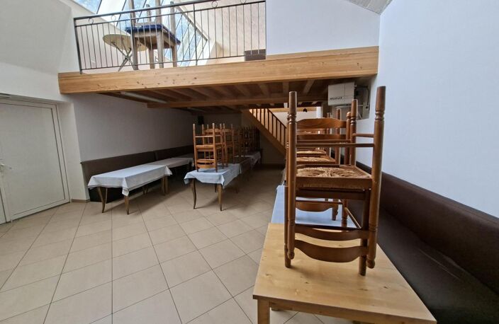 Vente maison 1 pièce 97 m² Saint-Symphorien-de-Lay (42470) — photo 4