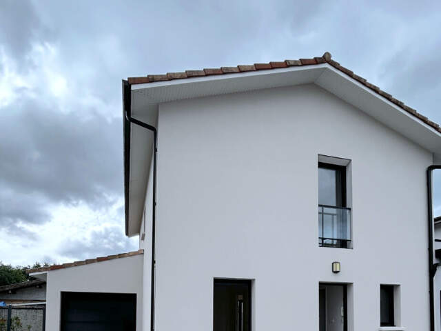 A VENDRE MAISON DE 120 M2 HABITABLES AVEC JARDIN ET GARAGE - SECTEUR CESTAS GAZINET — photo du bien