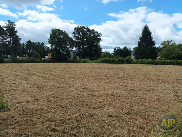 Terrain 1190m² QUESTEMBERT — photo du bien