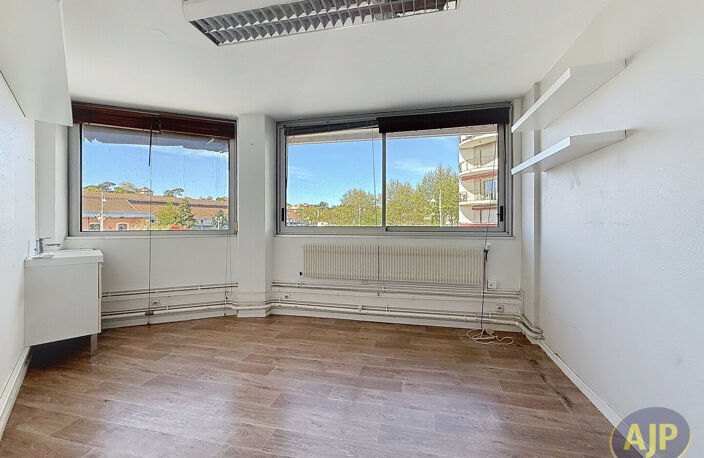 Arcachon centre  bureaux 134 m2 — photo 3