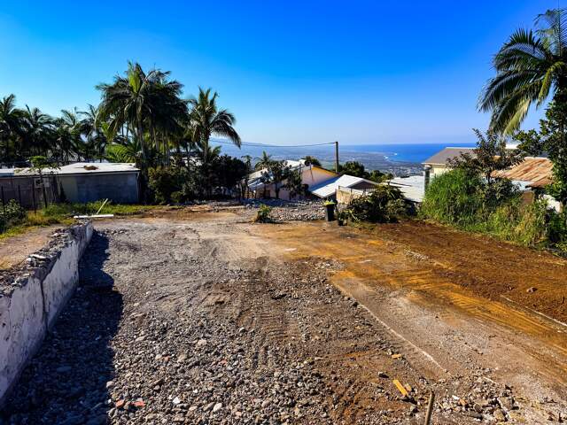 TERRAIN CONSTRUCTIBLE LES AVIRONS — photo du bien