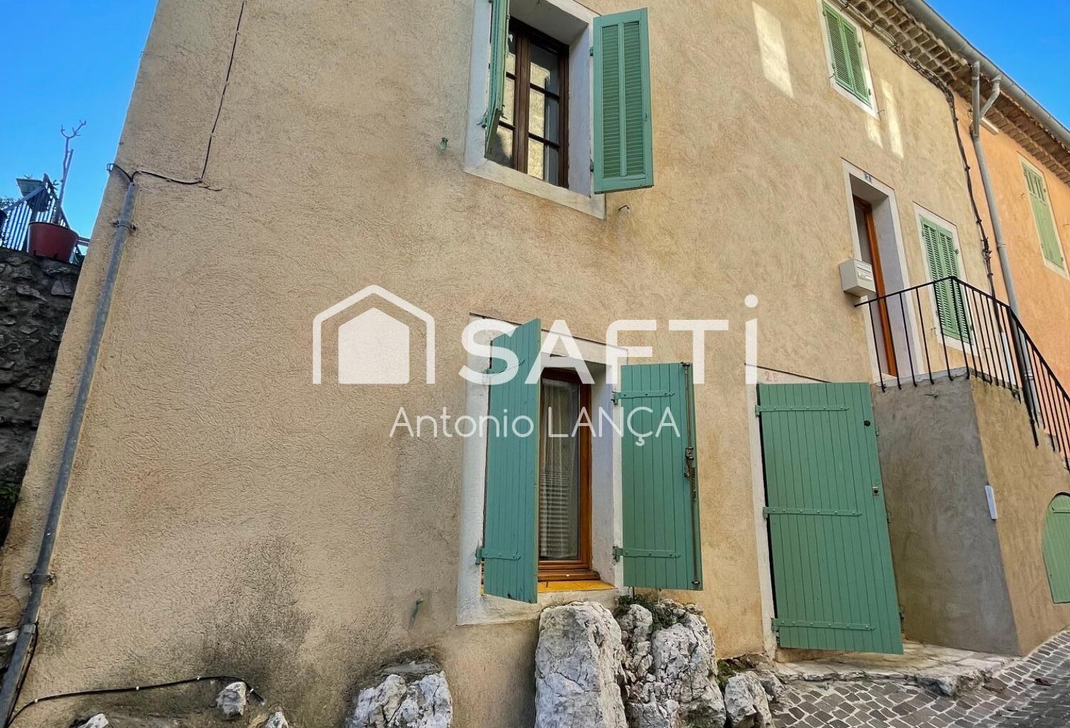VENTABREN  IMMEUBLE DE RAPPORT VENDU LOUÉ  2 APPARTEMENTS — photo 1