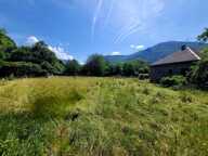 A Fronsac Terrain constructible de 737m²,  plat et clos sur trois côtes et vue sur les montagnes. — photo 2