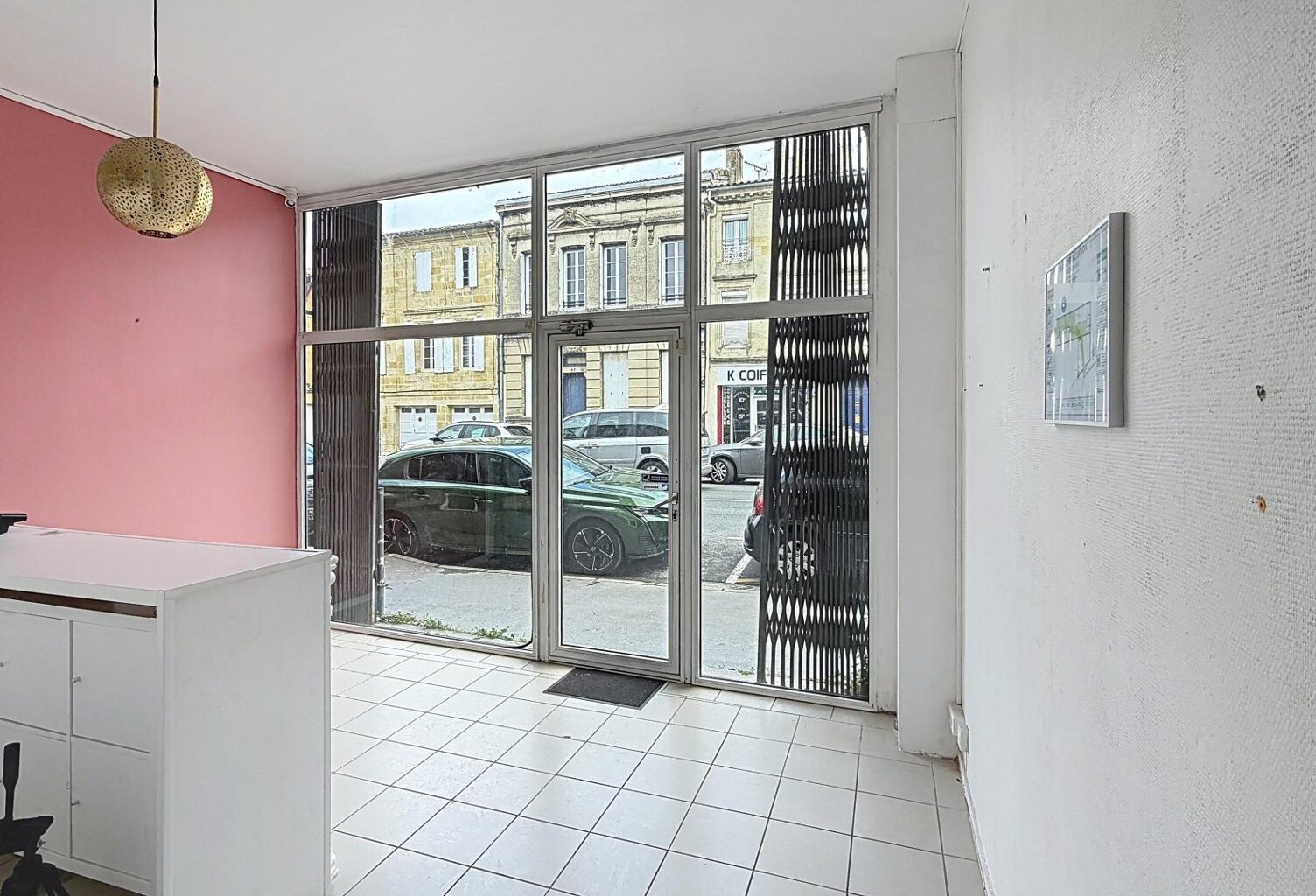 Local commercial 200 M2 + 3 Appartements — photo 1