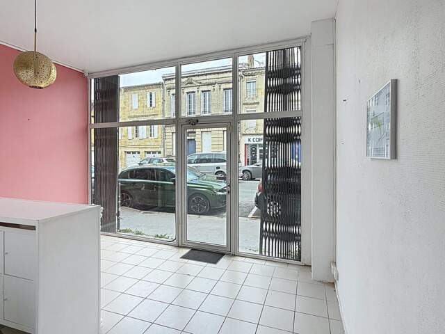 Local commercial 200 M2 + 3 Appartements — photo du bien