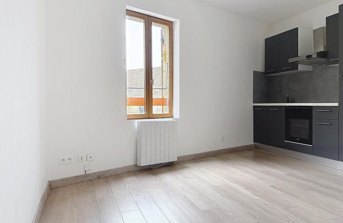 Local commercial 200 M2 + 3 Appartements — photo 4