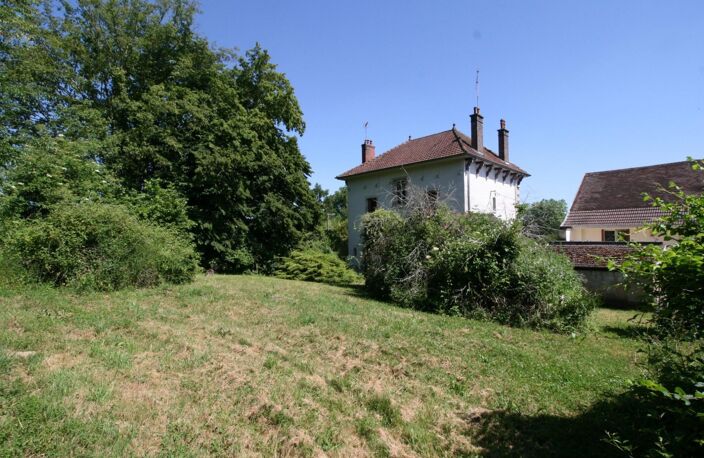 Grande bâtisse divisée en deux appartements — photo 2