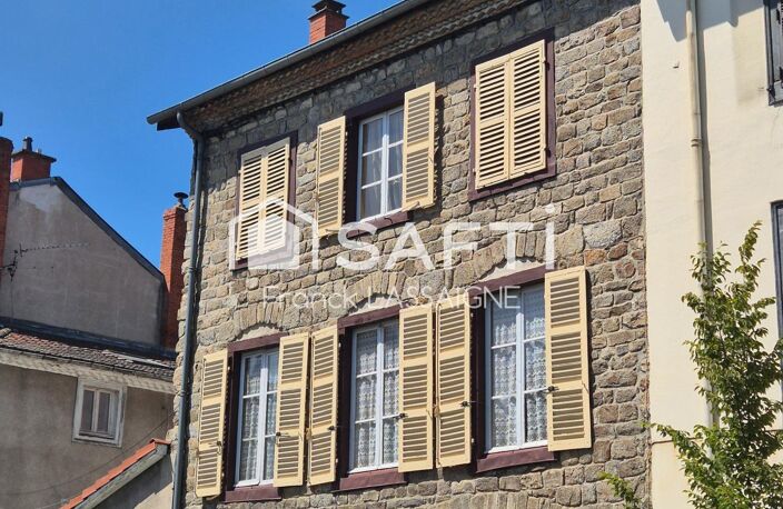 Ensemble immobilier avec cour intérieure et garage — photo 2