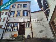 Ensemble immobilier avec cour intérieure et garage — photo 3