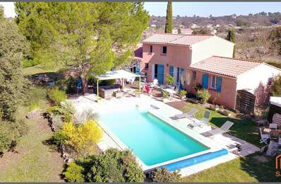 Villa de 167m² sur 2341m² de terrain avec piscine et grand garage — photo du bien