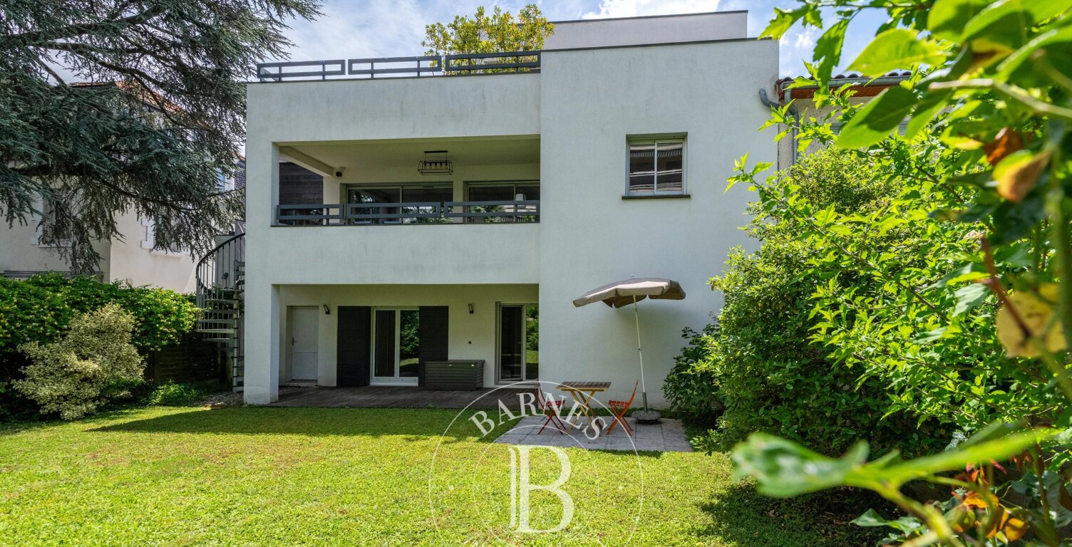 Lyon 5 - Point du jour - Maison de ville d'environ 220 m² - 5 chambres - Terrain de 350  m² - Garage — photo 1