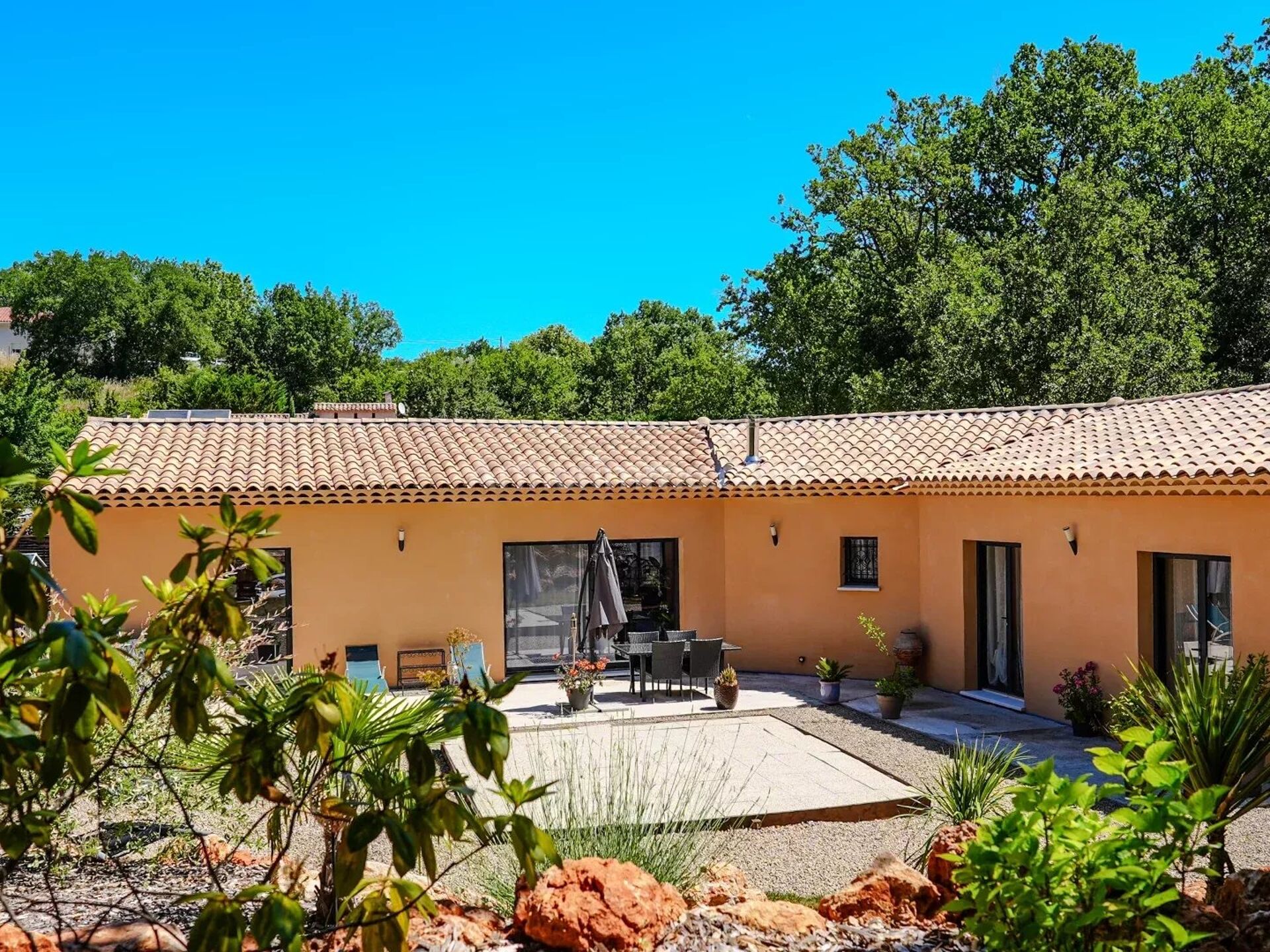 Maison 5 pièces 147 m² · à Châteaudouble · 147 m² · 544 000 €