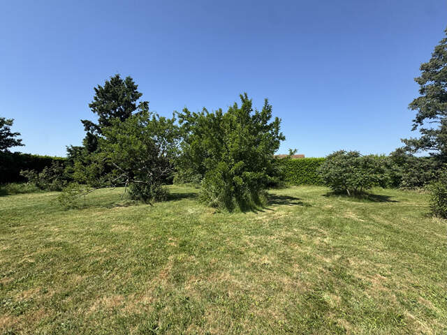 Terrain Anneyron 1054 m2 — photo du bien