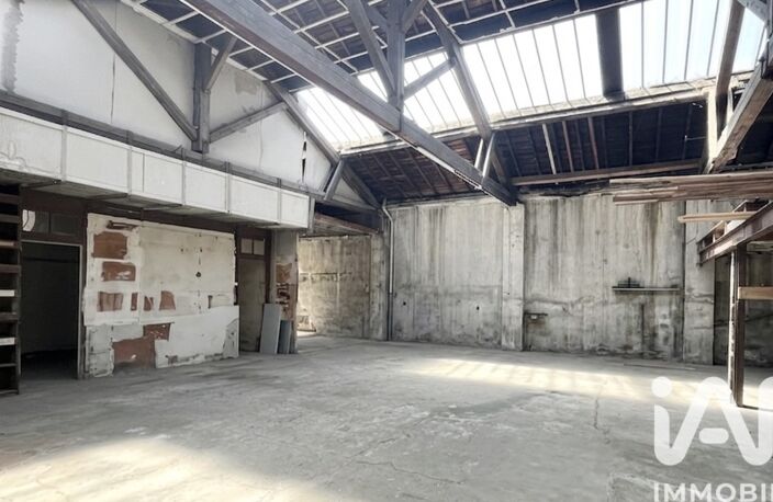 Vente Garage 200 m&sup2; — photo 2