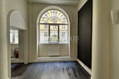 Bureau  1326 €