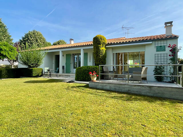 A VENDRE BOURGNEUF PROPRIETE 6 PIECES 4 CHAMBRES SUR TERRAIN 1855M2 — photo du bien