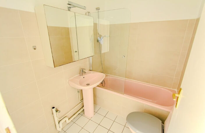 BIARRITZ - PROXIMITE CENTRE VILLE APPARTEMENT -T2 BALCON- CAVE -PARKING — photo 4