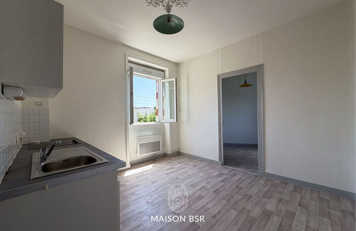 A vendre appartement Type 2 rénové de 27 m2 - Dernier étage - Lumineux — photo 2