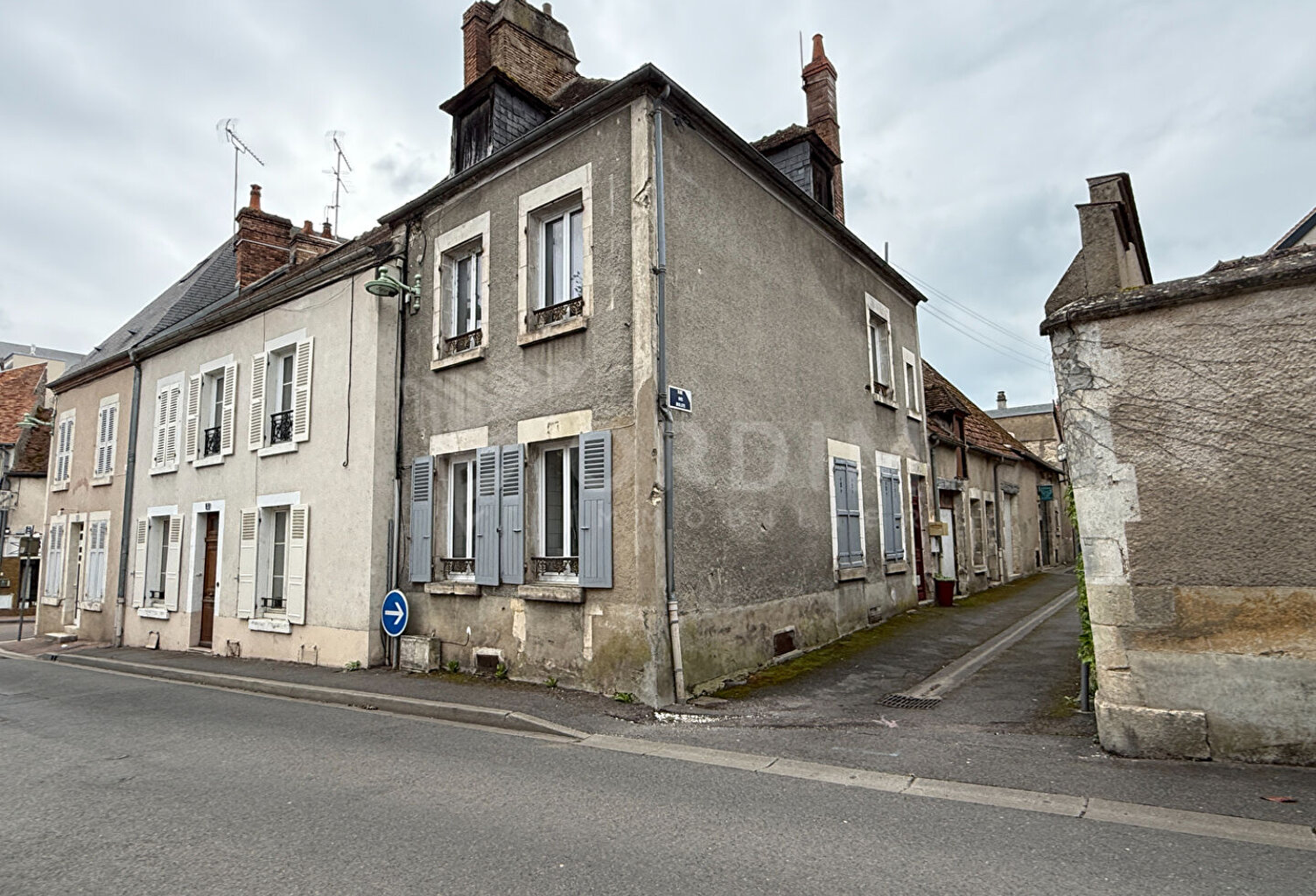 Immeuble de rapport à Cosne Cours Sur Loire - Rentabilité brute actuelle de 8 % — photo 1