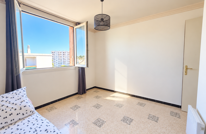 Appartement 3 chambres : Toulon St Jean, quartier Brusquet — photo 3