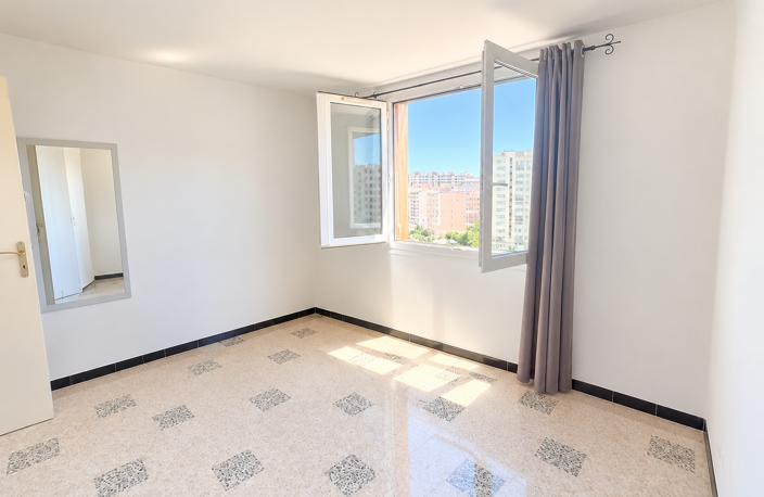 Appartement 3 chambres : Toulon St Jean, quartier Brusquet — photo 4