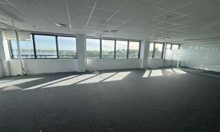 Bureau  415 m² à louer à Tours (37100)