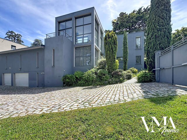 Saint Romain au Mont d'Or  / Maison de 220m2 sur une parcell — photo du bien