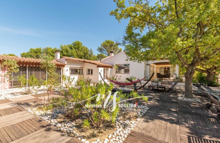 Propriété de 400 m² sur terrain paysagé de 3411m² — photo 3