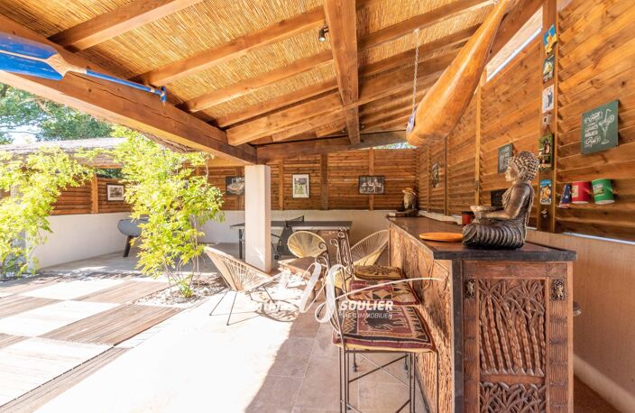 Propriété de 400 m² sur terrain paysagé de 3411m² — photo 5