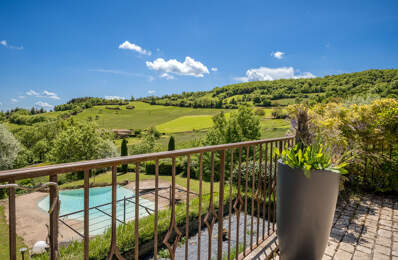 BEAUJOLAIS PIERRES DOREES, Propriété, 431m2 hab., dépendance aménageable (100 M2), cour et jardin, vue — photo du bien