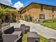 BEAUJOLAIS PIERRES DOREES, Propriété, 431m2 hab., dépendance aménageable (100 M2), cour et jardin, vue — photo 2