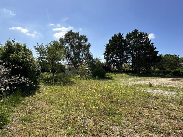 TERRAIN CONSTRUCTIBLE 647 m2 VAUX SUR MER PROCHE PLAGES ET C — photo du bien
