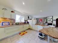 Plain-pied d'exception 174m² au calme, centre village avec piscine et pool house — photo 3