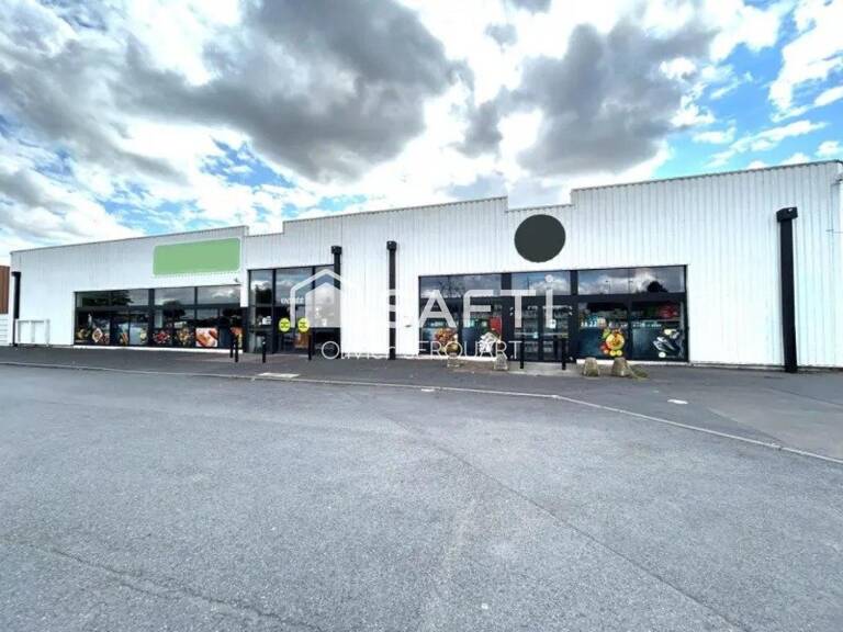 INVESTISSEMENT COMMERCIAL RENTABLE  SAINT-QUENTIN — photo 1