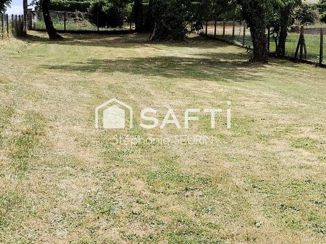 Terrain constructible de 800m² — photo du bien
