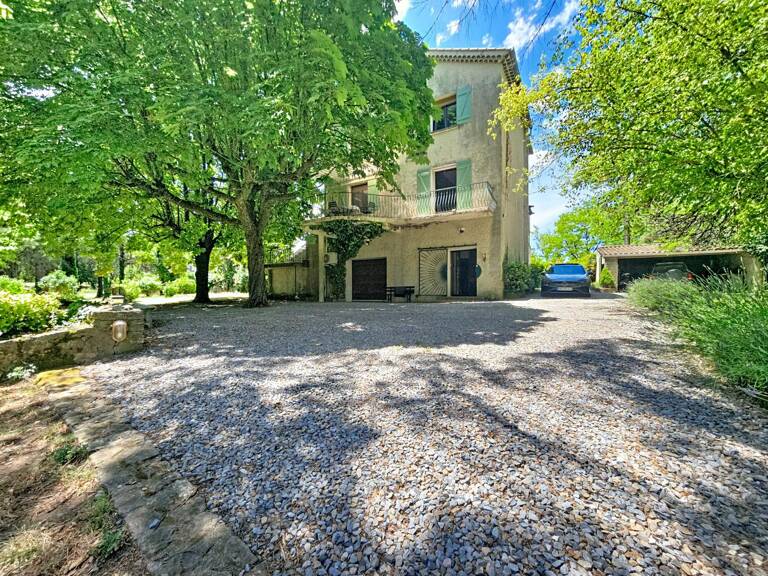 Un véritable domaine en pleine nature, sans voisinage ni nuisance, sur plus de 2,5 hectares de terrain. — photo 1