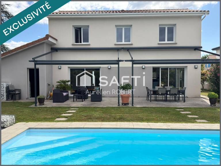 Belle maison lumineuse au calme, piscine — photo 1
