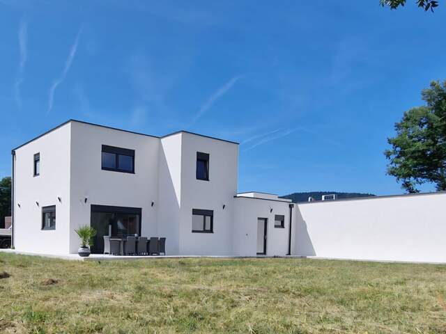 Maison Contemporaine  135 m²  Terrain de 10.33a — photo du bien