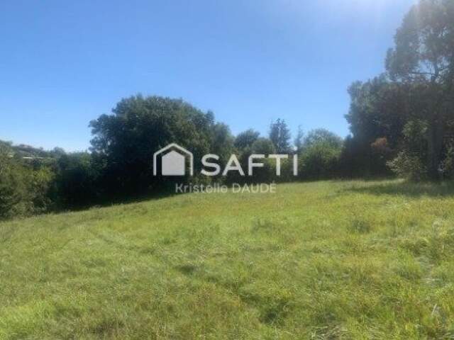 Terrain constructible avec vue dégagée — photo du bien