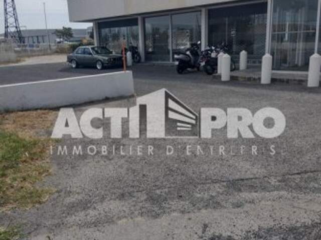 Murs Commerciaux à louer — photo du bien
