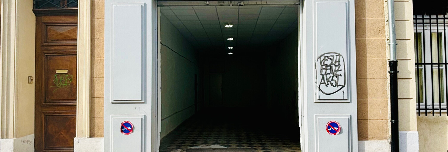 Garage  60 m² à louer à Marseille 1 (13001)