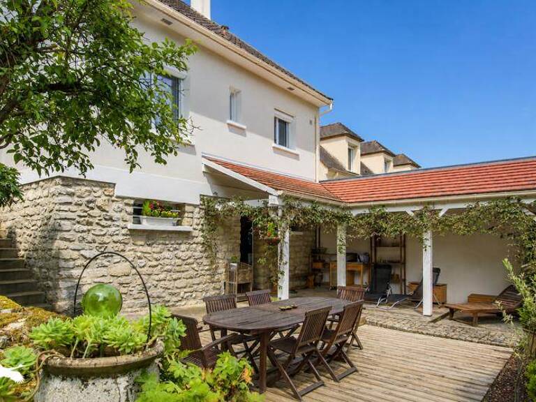Maison en pierre de 5 pièces principales — photo 1