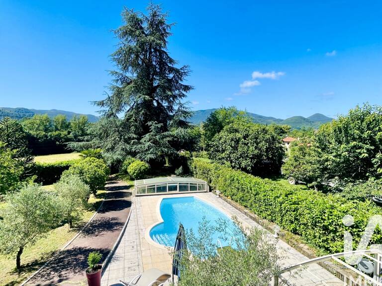 Vente Maison/villa 8 pièces — photo 1